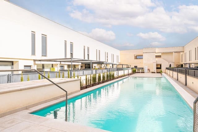 3 chambre Villa/Maison Mitoyenne à vendre à El Pont d'Inca / Es Pont d'Inca, Marratxí avec piscine garage - 699 000 € (Ref: 9574775)