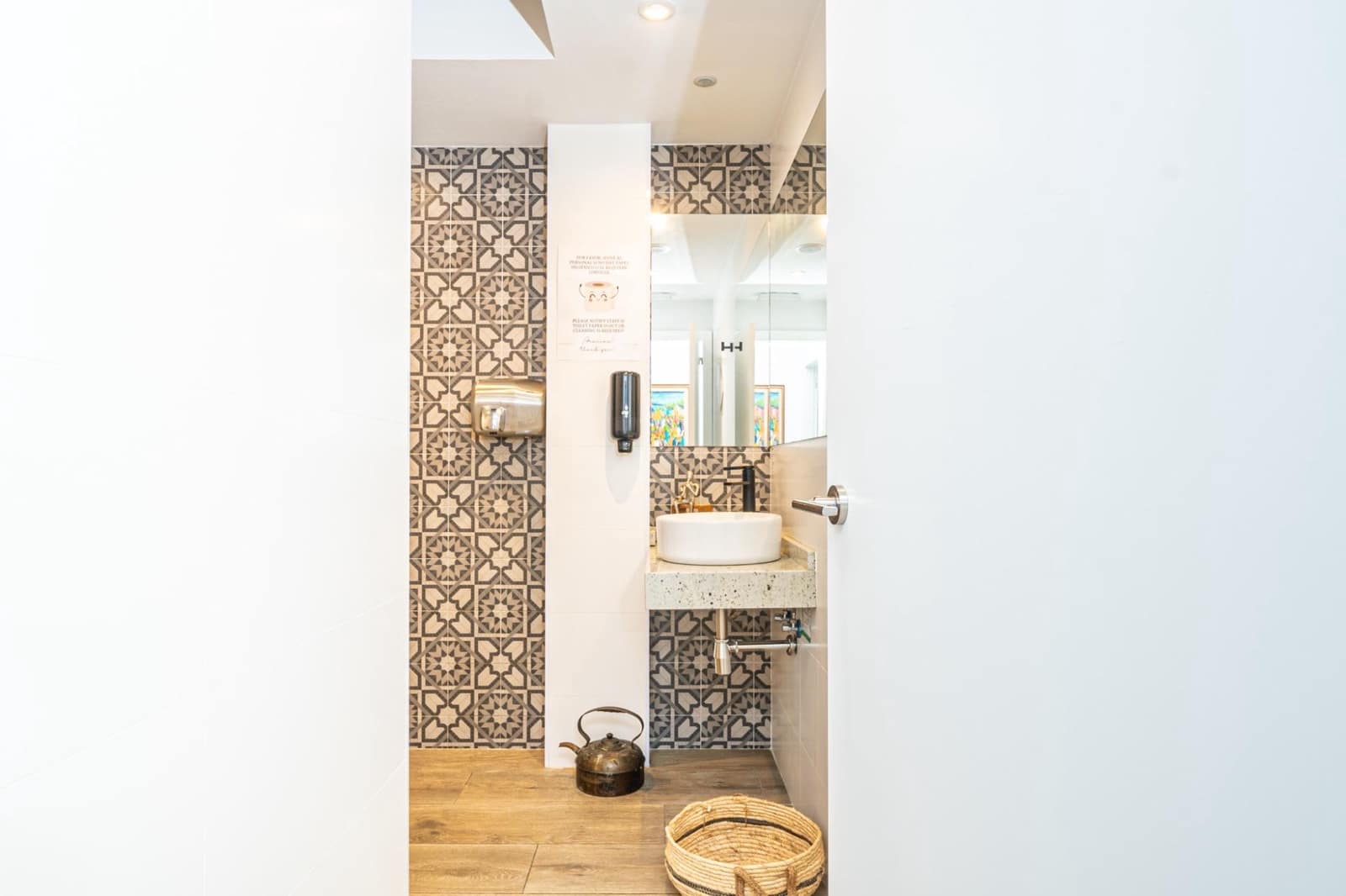 Commercial for sale in Santa Ponsa - € 2,000,000 (Ref: 9608218)