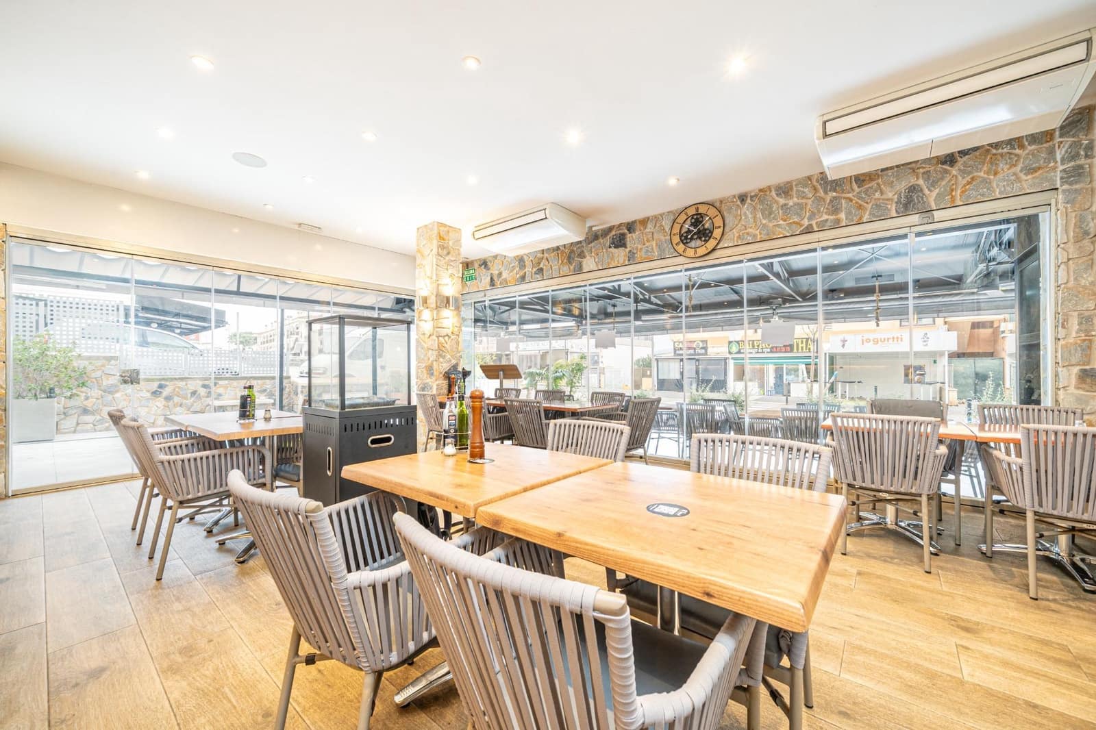 Commercial for sale in Santa Ponsa - € 2,000,000 (Ref: 9608218)