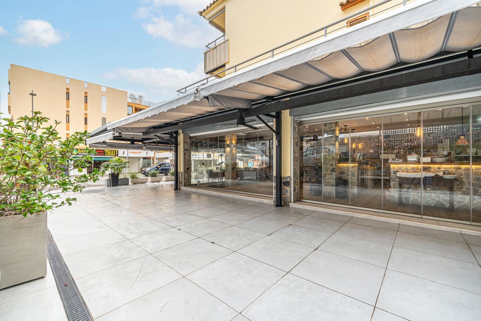 Commercial for sale in Santa Ponsa - € 2,000,000 (Ref: 9608218)