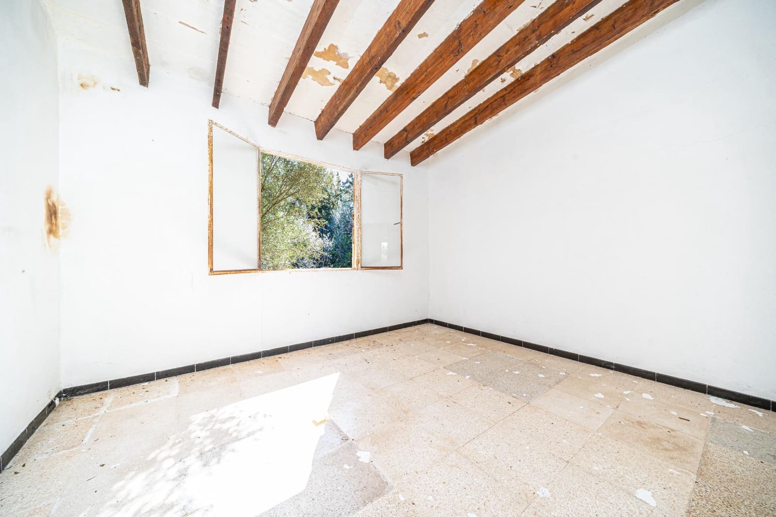 Finca/Country House for sale in Muro - € 219,000 (Ref: 9637769)