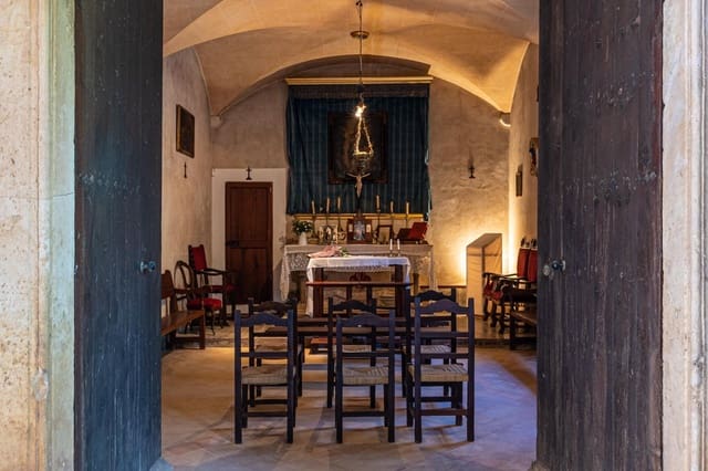 19 sypialnia Hotel na sprzedaż w Inca z basenem garażem - 7 500 000 € (Ref: 9637771)