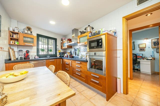 4 chambre Villa/Maison Mitoyenne à vendre à Calvià Pueblo, Calvià avec garage - 749 000 € (Ref: 9659568)