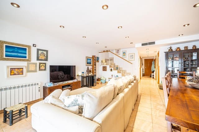 4 soveværelse Rækkehus til salg i Calvià Pueblo, Calvià med garage - € 695.000 (Ref: 9659568)