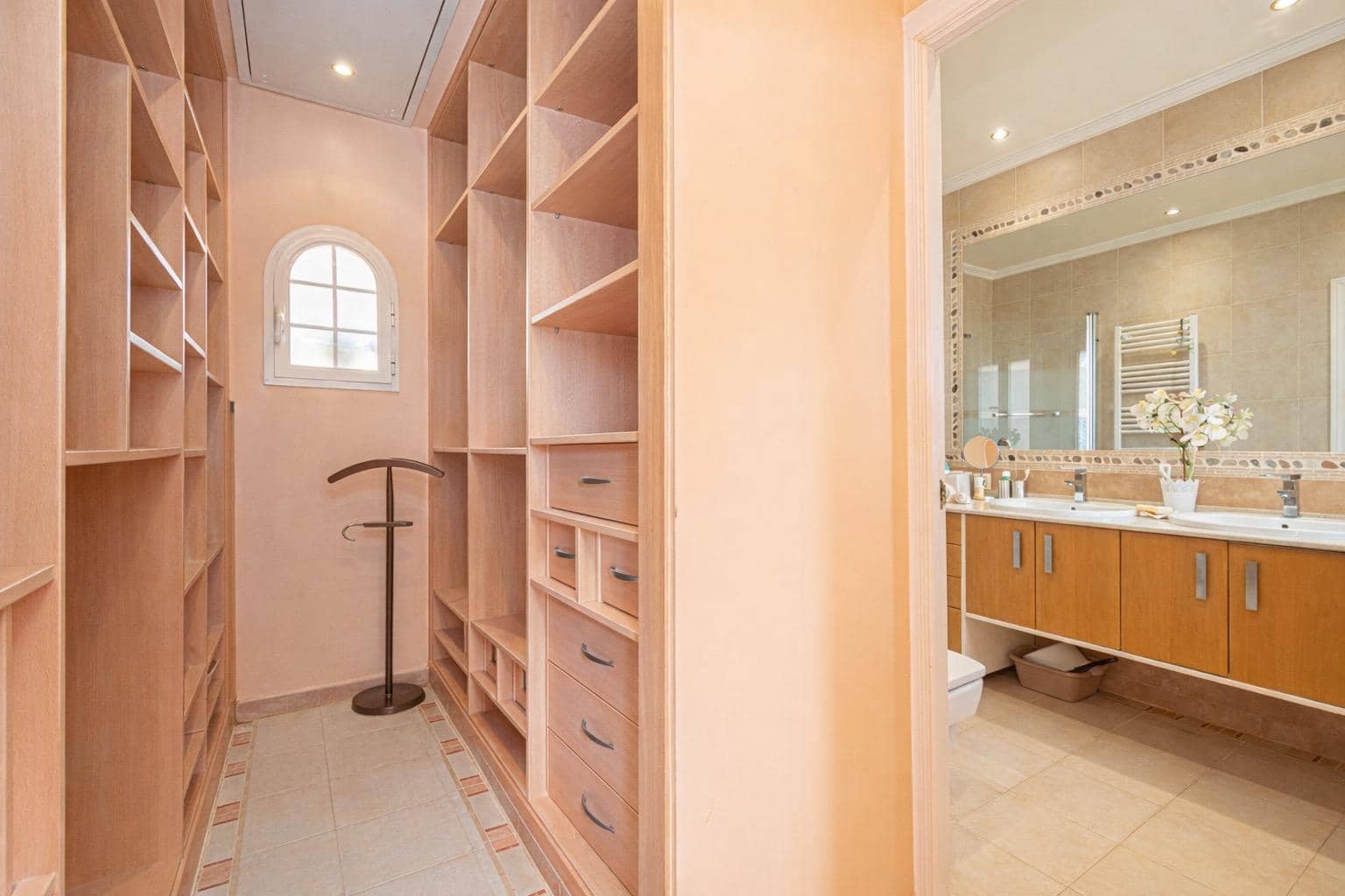 4 bedroom Villa for sale in Costa de la Calma with pool garage - € 1,550,000 (Ref: 9659569)