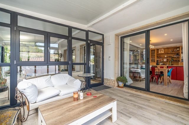 4 soveværelse Villa til salg i Palma de Mallorca med swimmingpool - € 1.280.000 (Ref: 9659571)