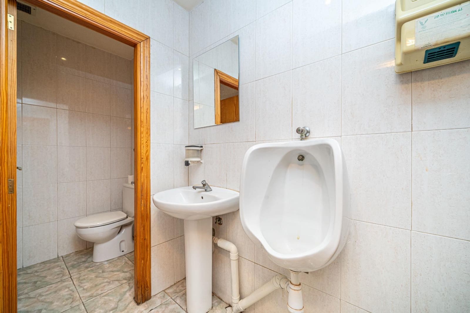 Commercial for rent in Palma de Mallorca - € 1,500 (Ref: 9666739)