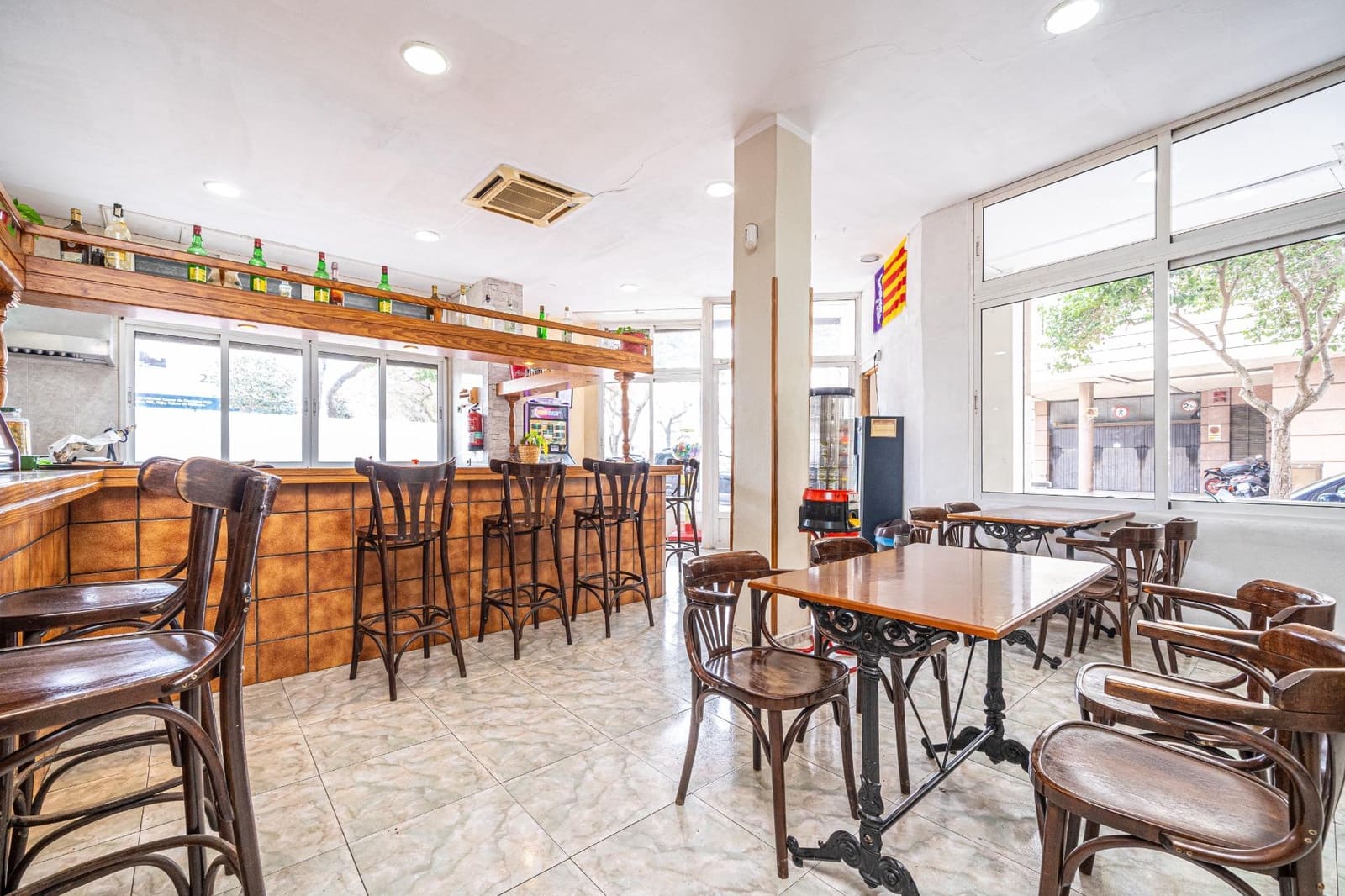 Commercial for rent in Palma de Mallorca - € 1,500 (Ref: 9666739)