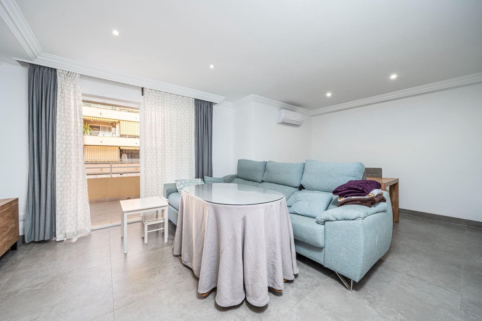 3 bedroom Flat for sale in Cala Ratjada with garage - € 340,000 (Ref: 9679972)