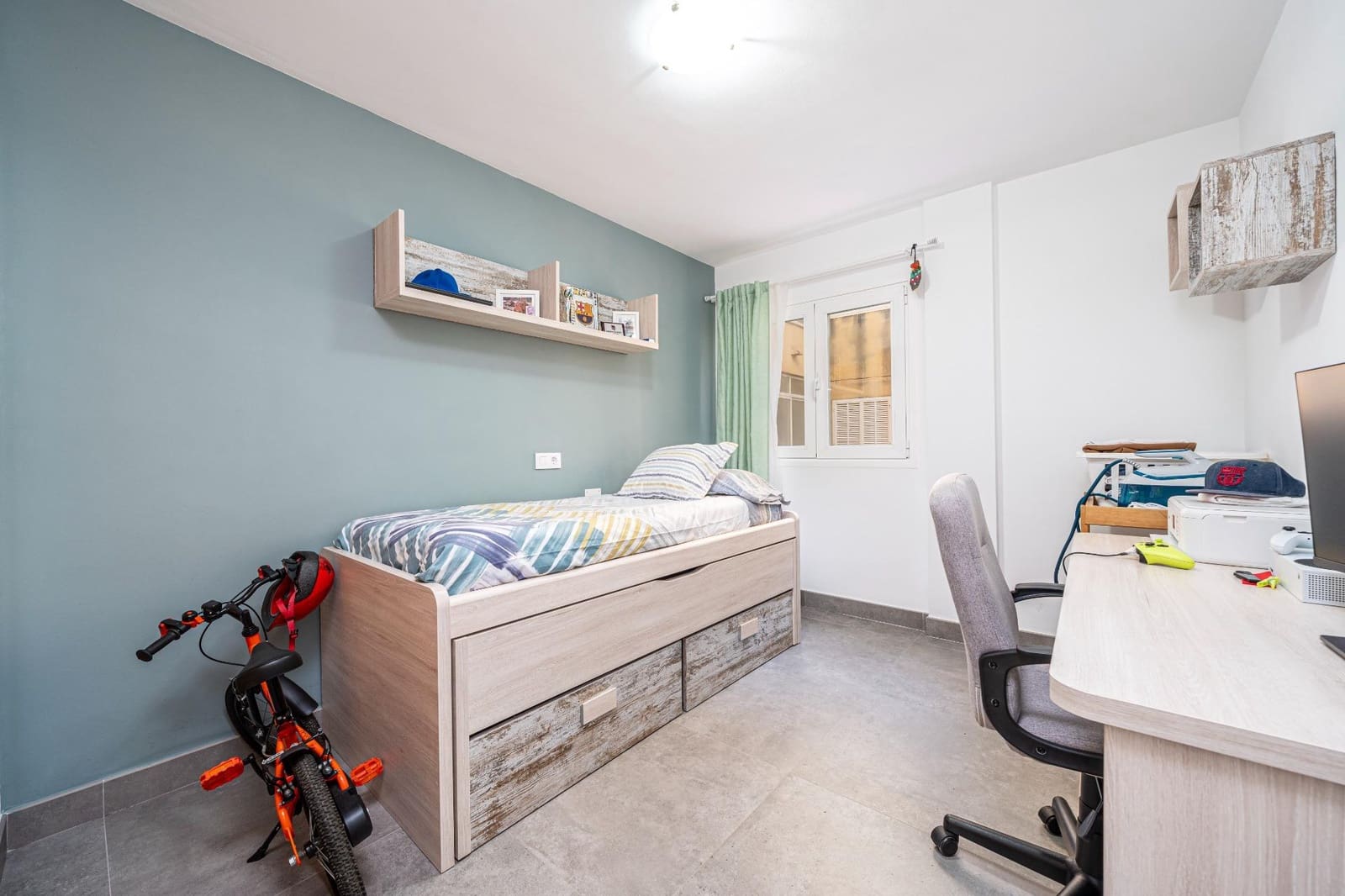 3 bedroom Flat for sale in Cala Ratjada with garage - € 340,000 (Ref: 9679972)