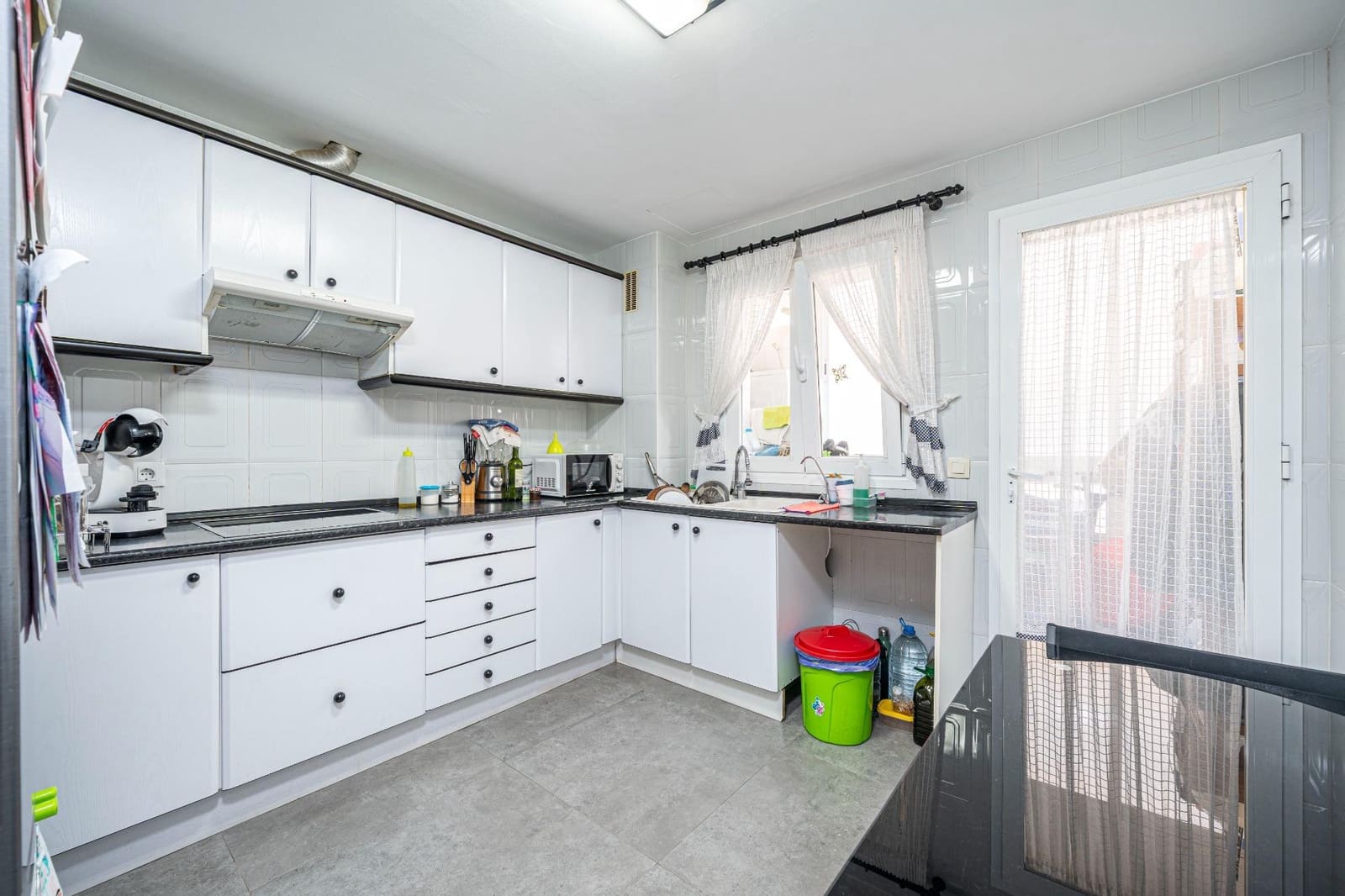 3 bedroom Flat for sale in Cala Ratjada with garage - € 340,000 (Ref: 9679972)