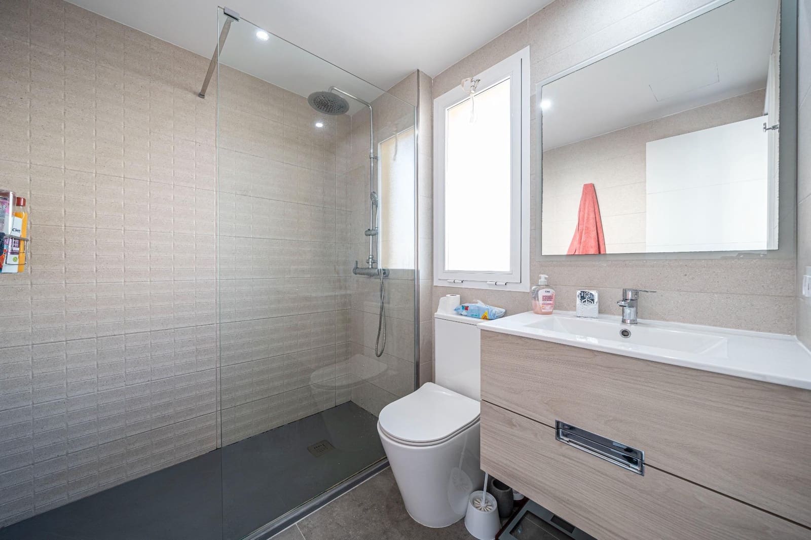 3 bedroom Flat for sale in Cala Ratjada with garage - € 340,000 (Ref: 9679972)