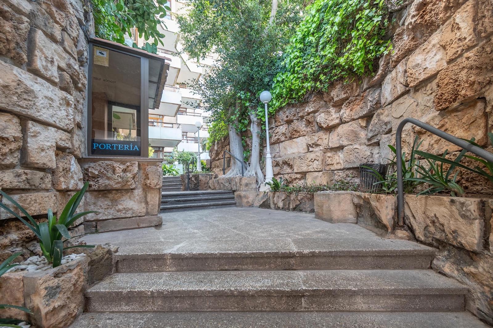 Gewerbe zu verkaufen in Palma de Mallorca mit Pool - 375.000 € (Ref: 9690949)