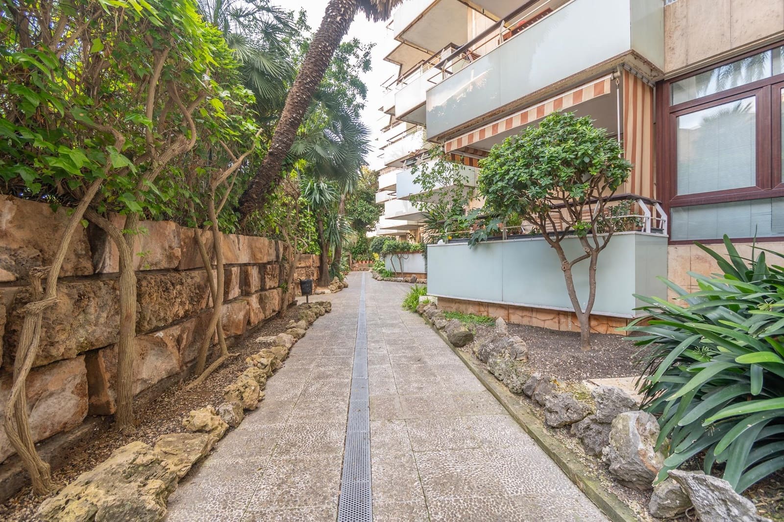 Gewerbe zu verkaufen in Palma de Mallorca mit Pool - 375.000 € (Ref: 9690949)