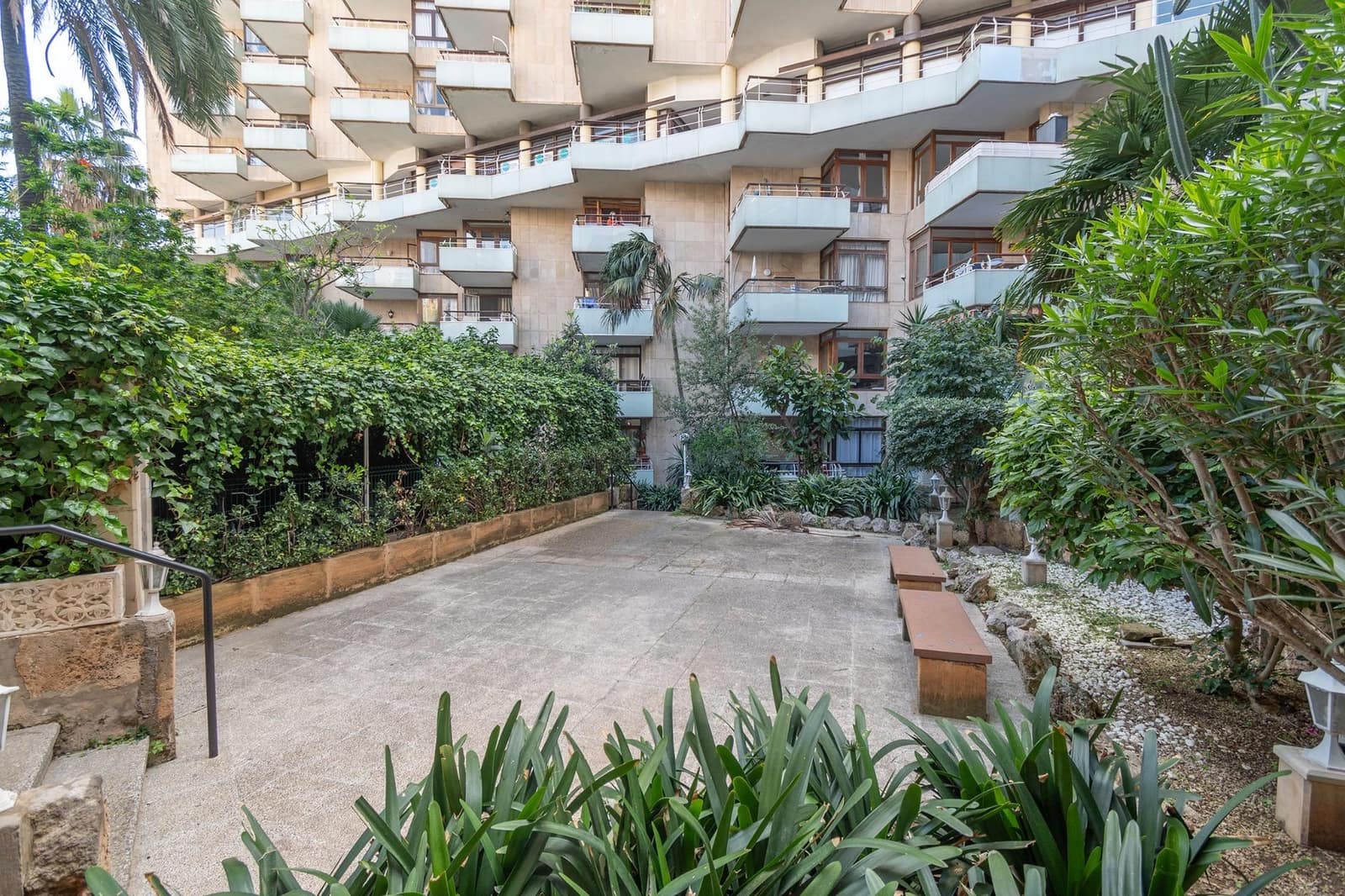 Gewerbe zu verkaufen in Palma de Mallorca mit Pool - 375.000 € (Ref: 9690949)