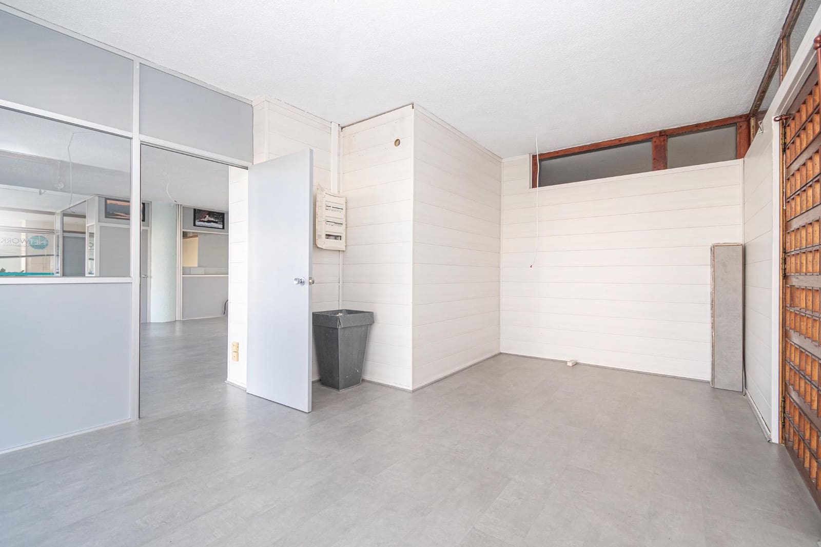 2 bedroom Commercial for sale in Palma de Mallorca with pool - € 349,000 (Ref: 9690949)