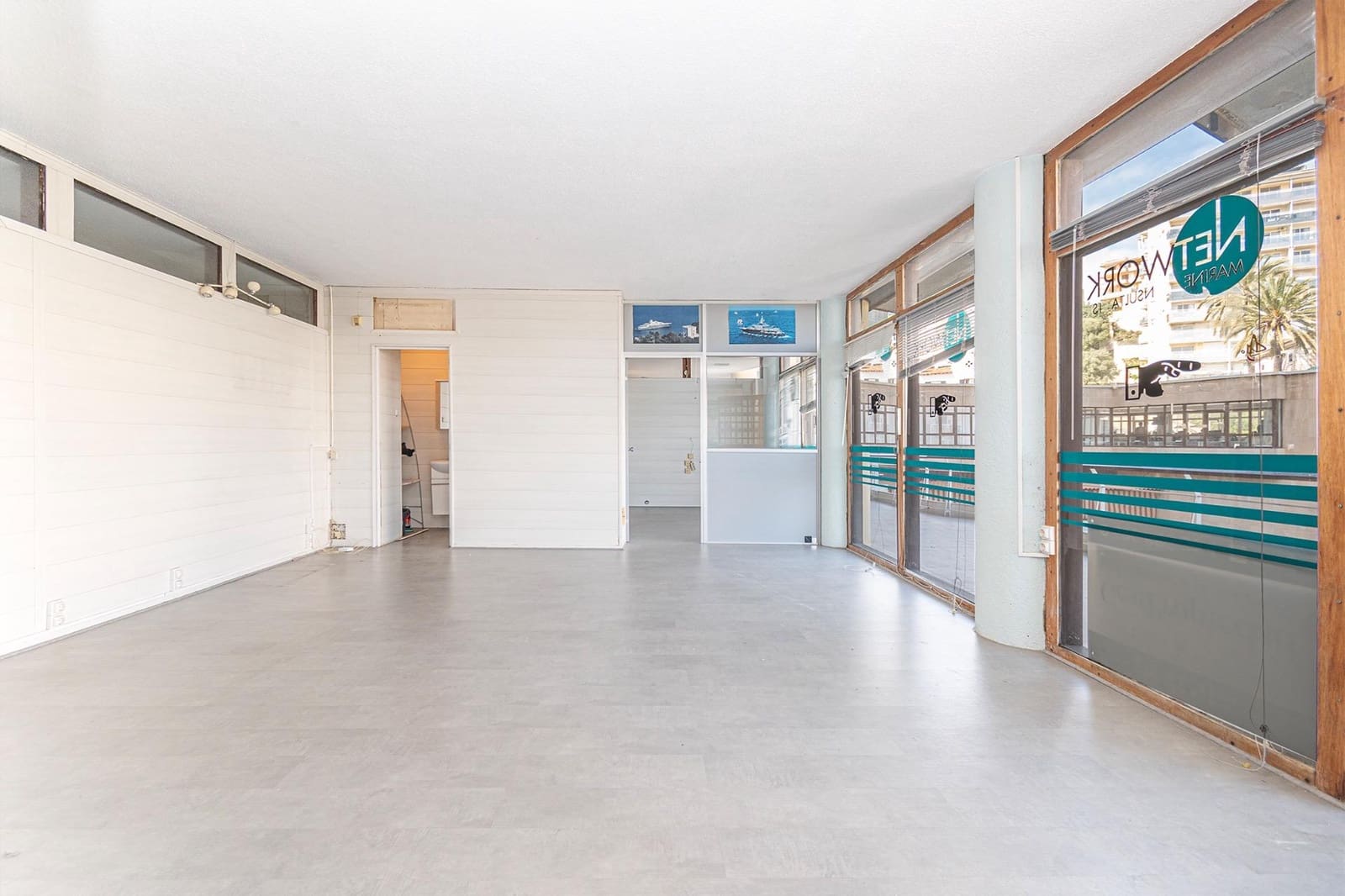 2 bedroom Commercial for sale in Palma de Mallorca with pool - € 349,000 (Ref: 9690949)
