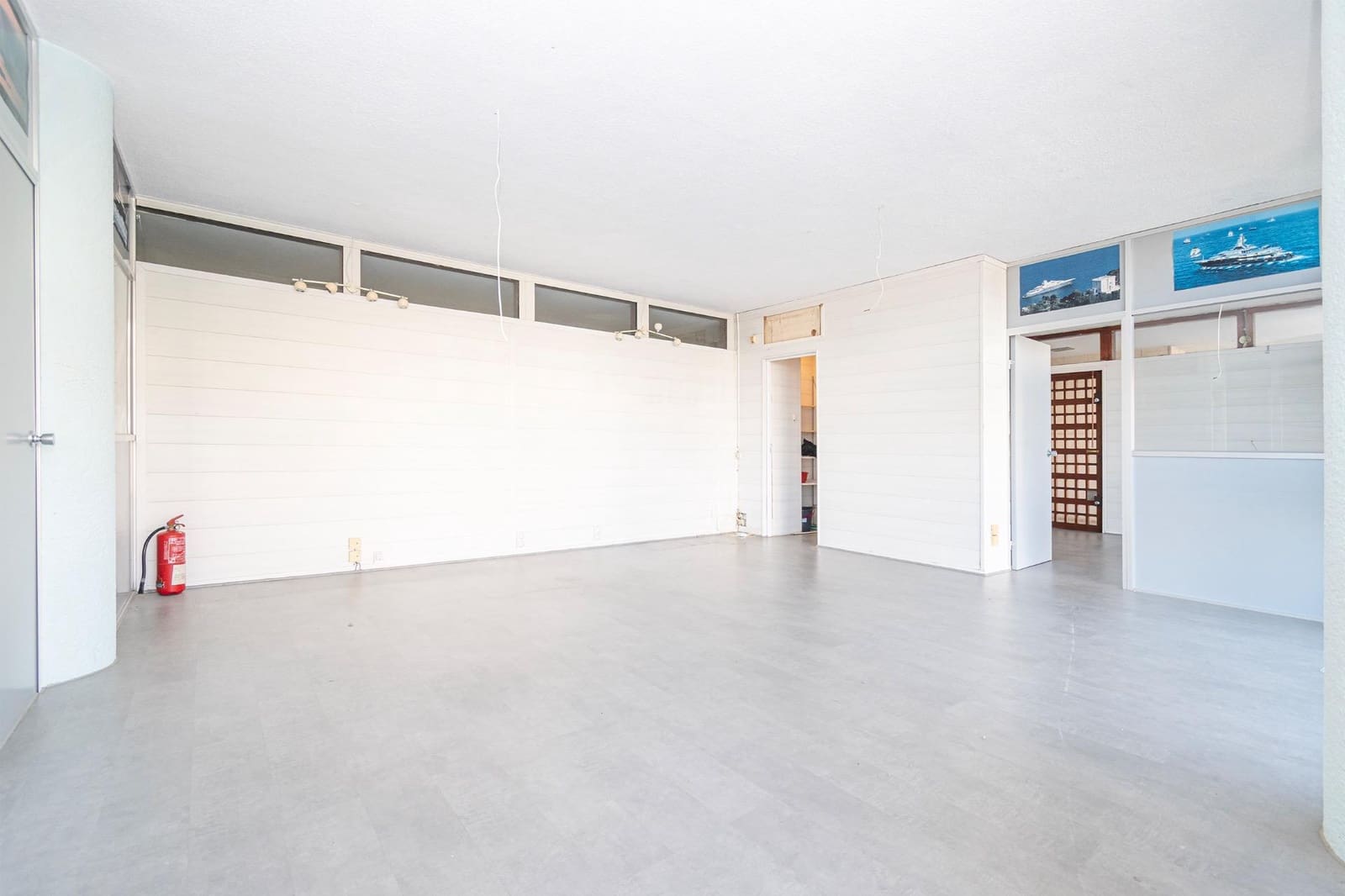 2 bedroom Commercial for sale in Palma de Mallorca with pool - € 349,000 (Ref: 9690949)