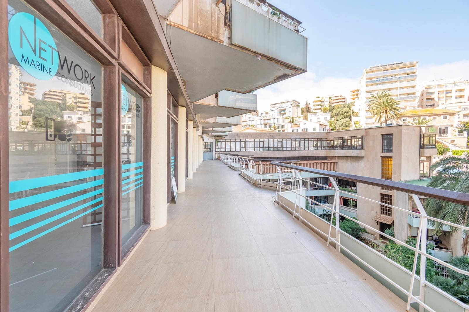 2 bedroom Commercial for sale in Palma de Mallorca with pool - € 349,000 (Ref: 9690949)