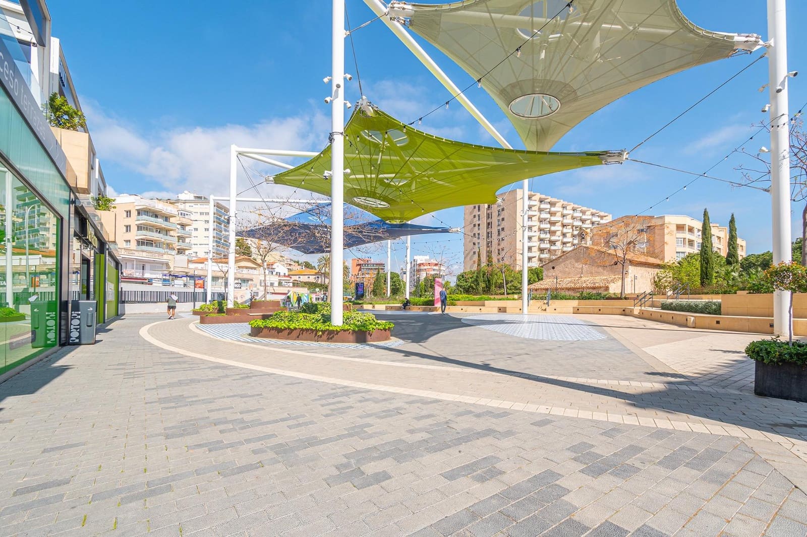 2 bedroom Commercial for sale in Palma de Mallorca with pool - € 349,000 (Ref: 9690949)