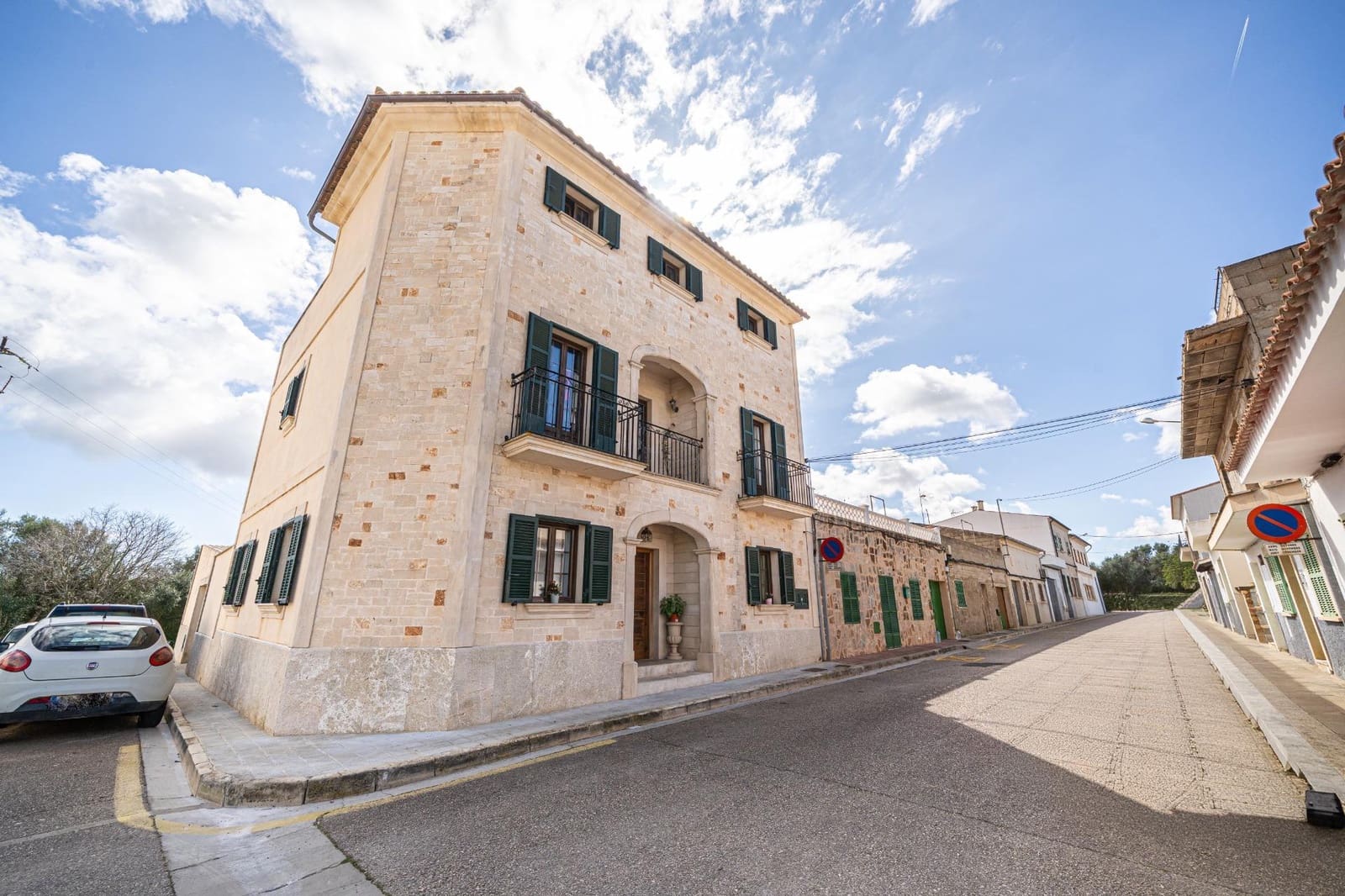 6 bedroom Semi-detached Villa for sale in Santanyi with garage - € 1,390,000 (Ref: 9698910)