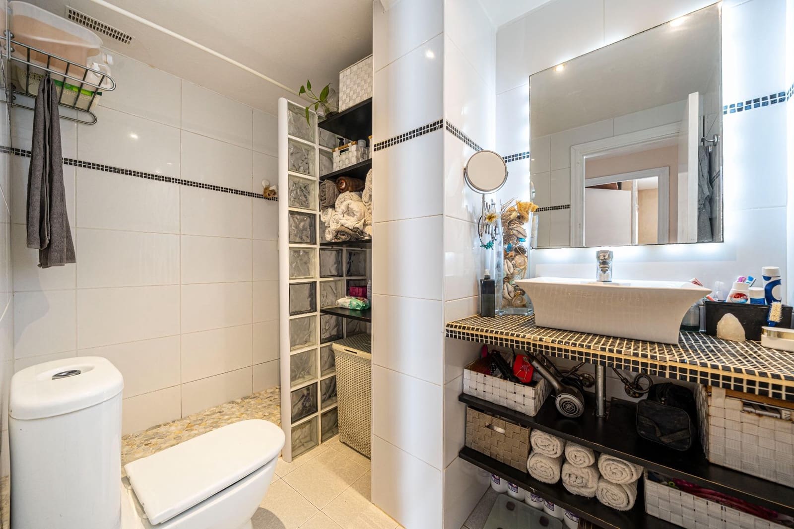 2 bedroom Flat for sale in Cala Bona - € 279,900 (Ref: 9726784)