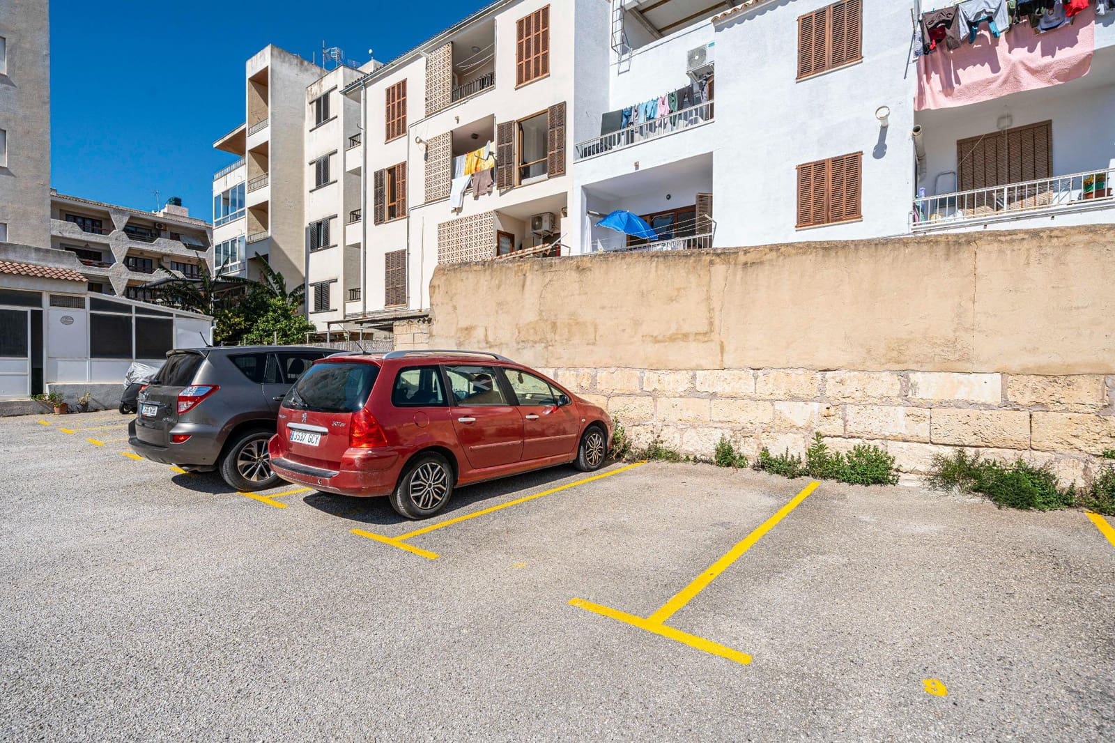 2 bedroom Flat for sale in Cala Bona - € 279,900 (Ref: 9726784)