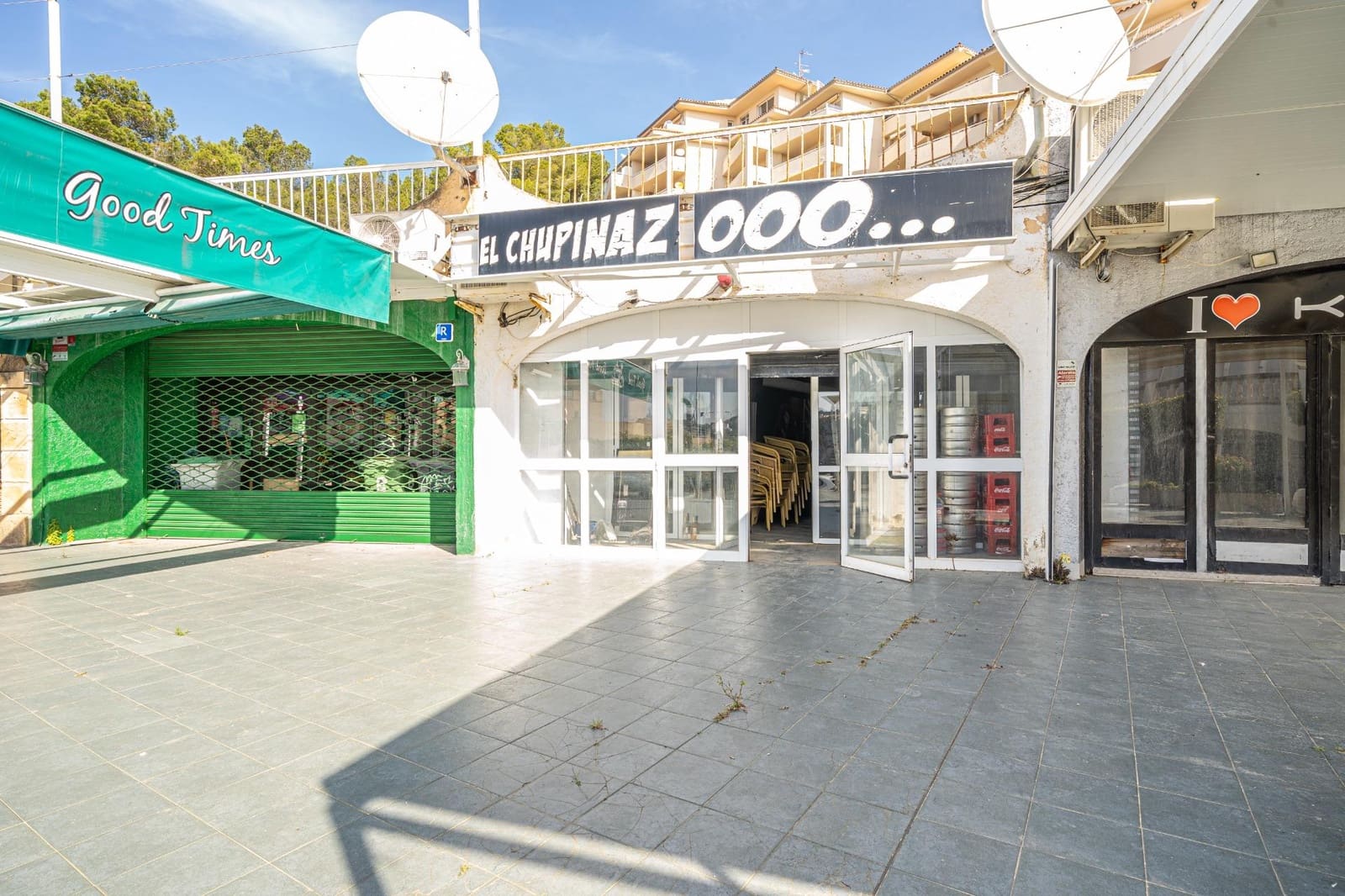 Commercial for sale in Santa Ponsa - € 149,000 (Ref: 9726785)