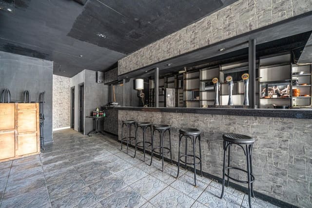 Local Commercial à vendre à Santa Ponsa, Calvià - 149 000 € (Ref: 9726785)