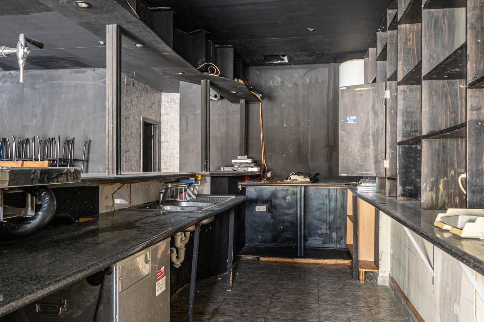 Commercial for sale in Santa Ponsa - € 139,900 (Ref: 9726785)