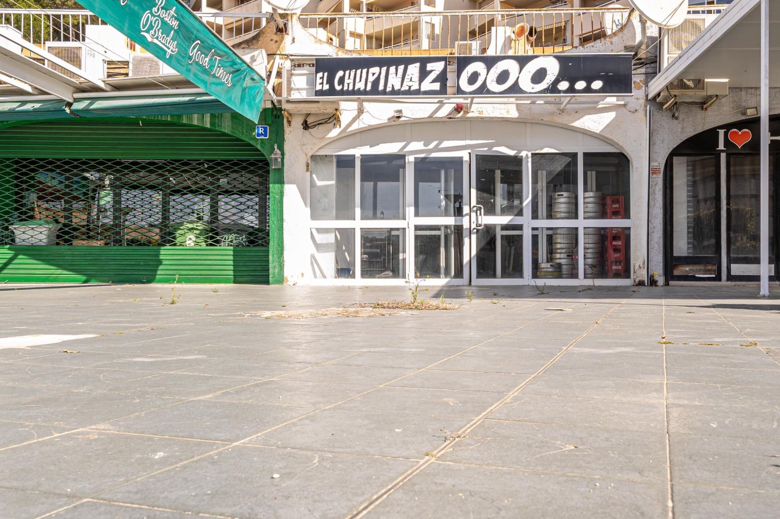 Commercial for sale in Santa Ponsa - € 139,900 (Ref: 9726785)