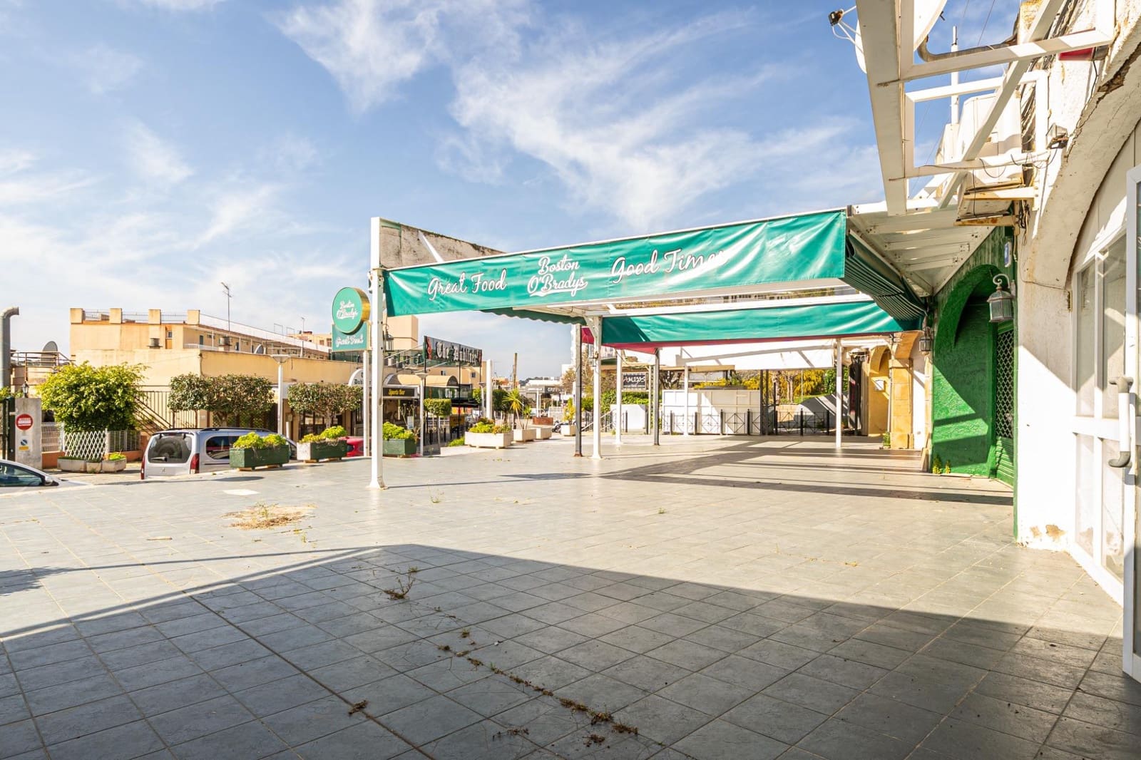 Commercial for sale in Santa Ponsa - € 139,900 (Ref: 9726785)