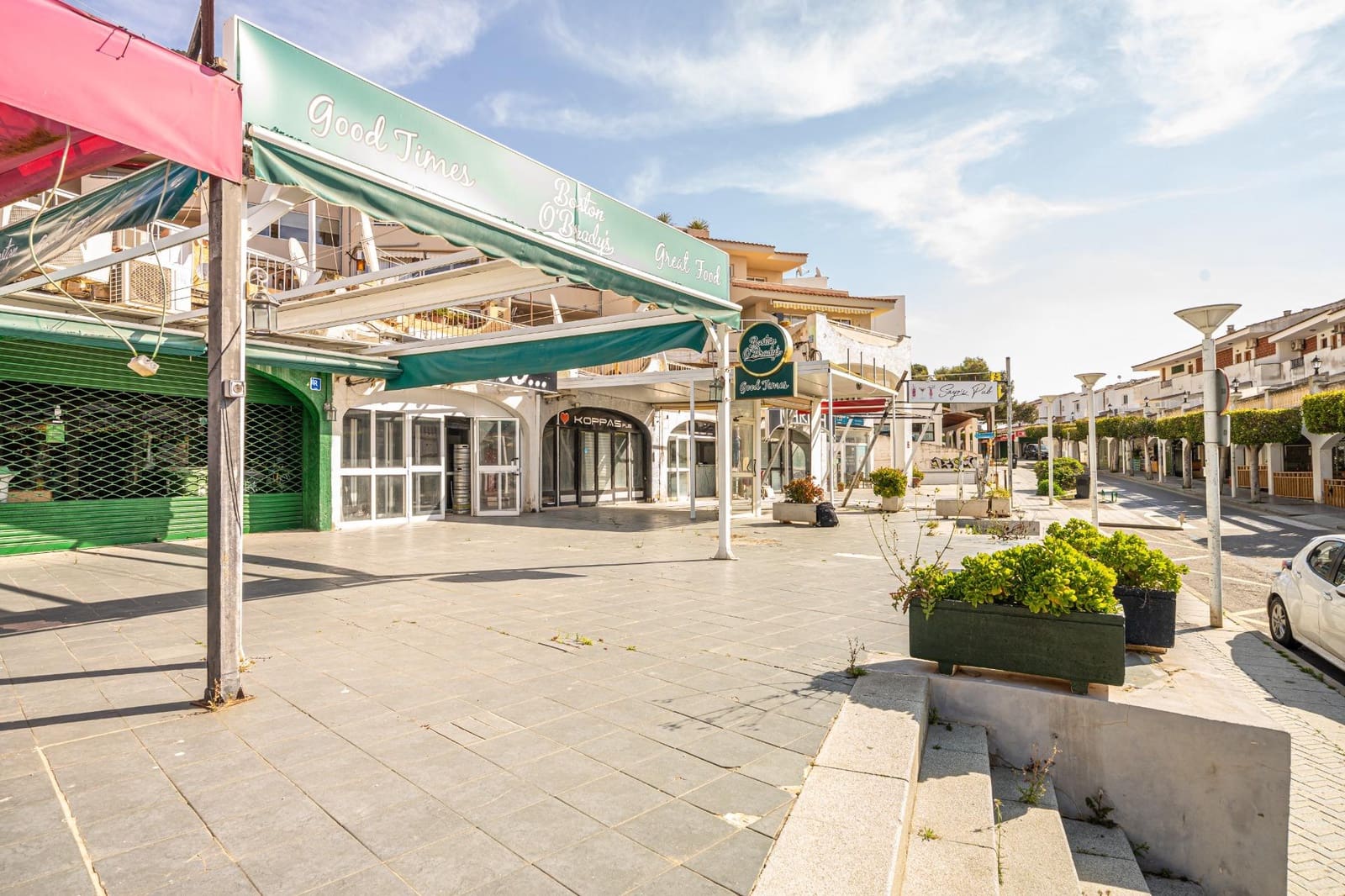 Commercial for sale in Santa Ponsa - € 139,900 (Ref: 9726785)