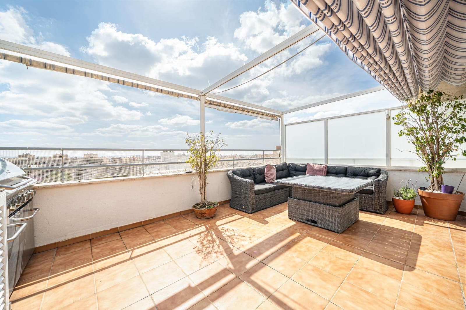 3 sovrum Takvåning till salu i Palma de Mallorca med garage - 629 000 € (Ref: 9726786)