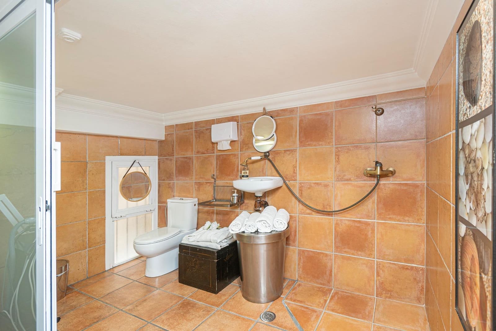 3 bedroom Commercial for sale in Palma de Mallorca - € 350,000 (Ref: 9732377)