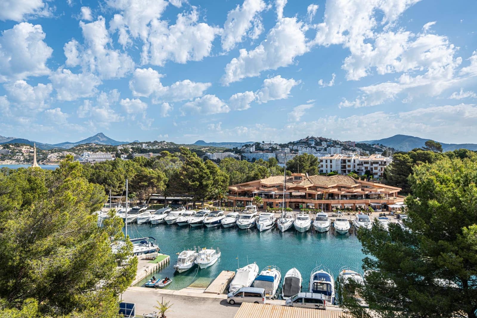 2 soveværelse Lejlighed til leje i Santa Ponsa med swimmingpool garage - € 2.300 (Ref: 9806605)