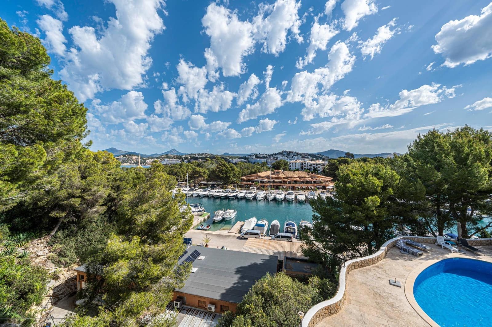 2 soveværelse Lejlighed til leje i Santa Ponsa med swimmingpool garage - € 2.300 (Ref: 9806605)