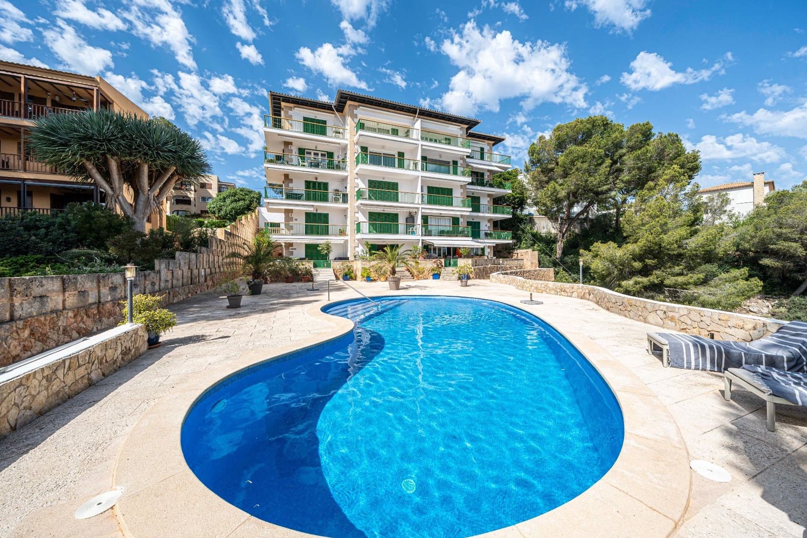 2 soveværelse Lejlighed til leje i Santa Ponsa med swimmingpool garage - € 2.300 (Ref: 9806605)
