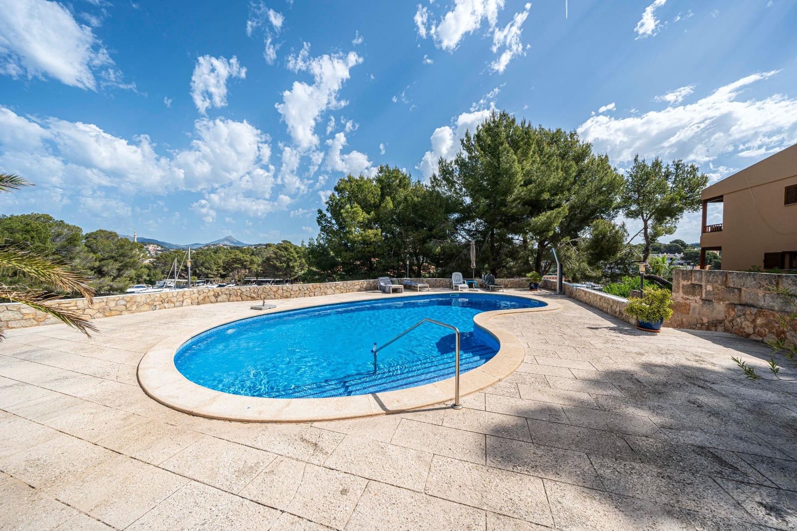 2 soveværelse Lejlighed til leje i Santa Ponsa med swimmingpool garage - € 2.300 (Ref: 9806605)