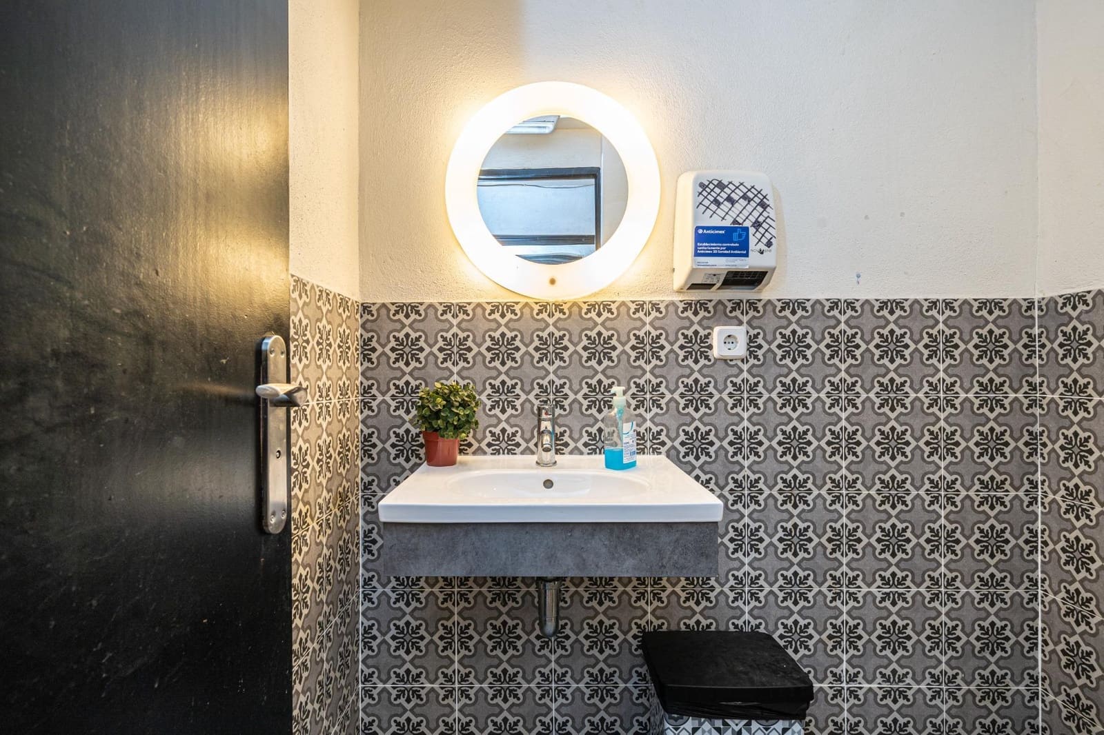 Entreprise à louer à Son Ferriol - 1 300 € (Ref: 9812280)