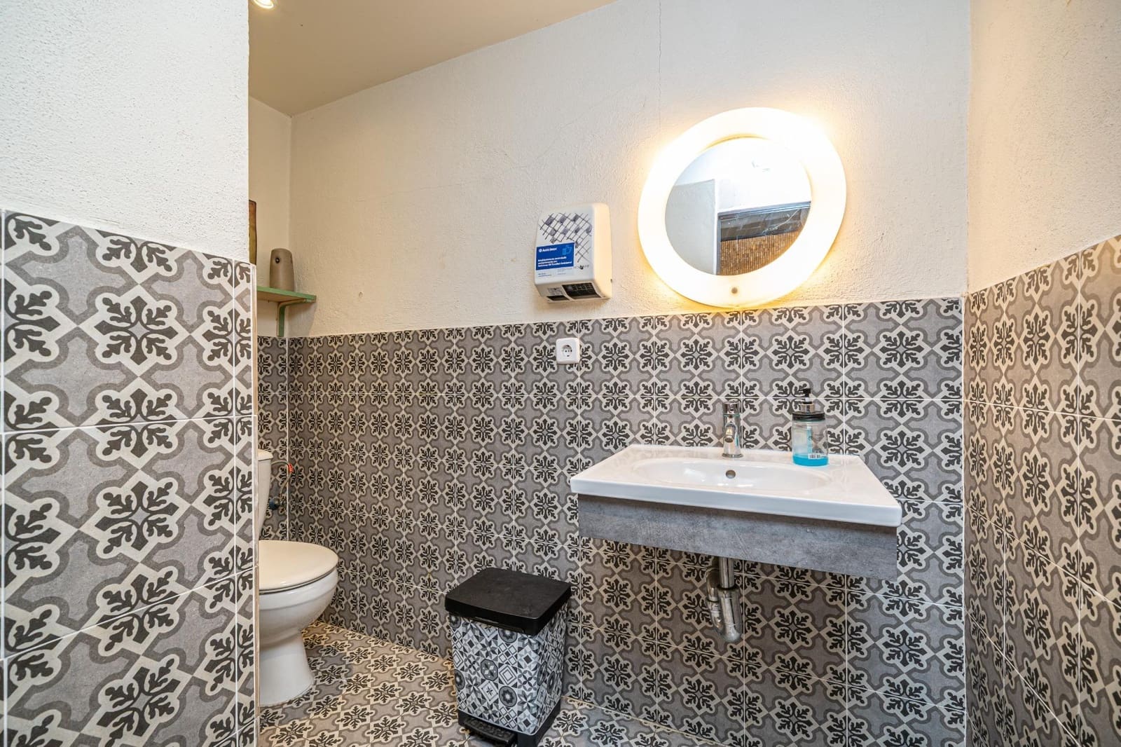 Entreprise à louer à Son Ferriol - 1 300 € (Ref: 9812280)