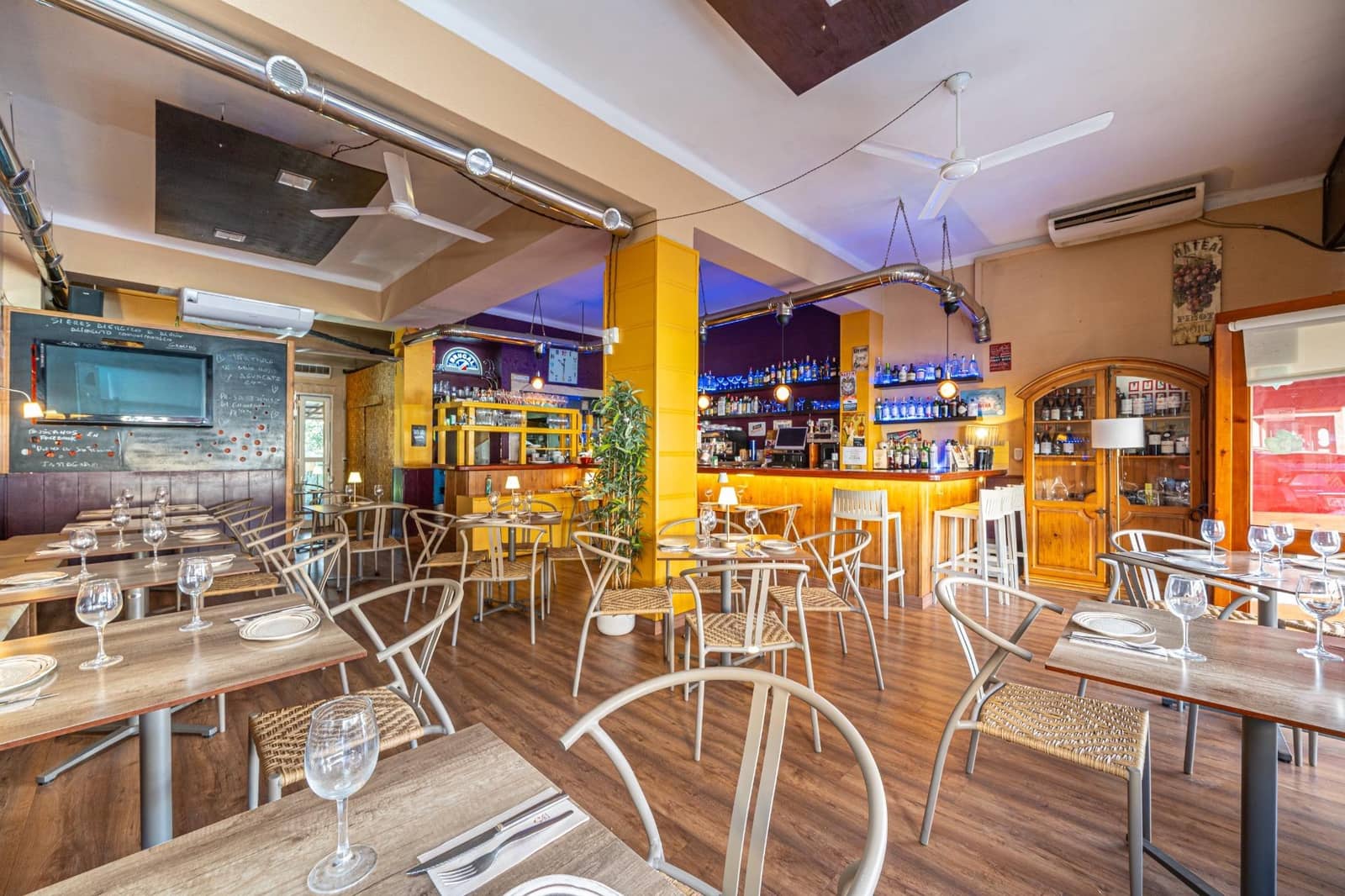 Entreprise à louer à Son Ferriol - 1 300 € (Ref: 9812280)