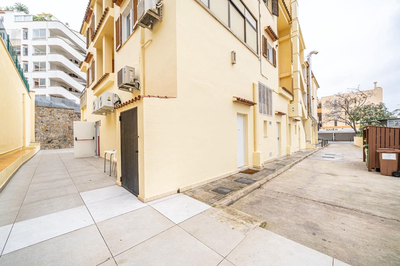 Kommersiell til leie i Santa Ponsa - € 4 000 (Ref: 9812281)