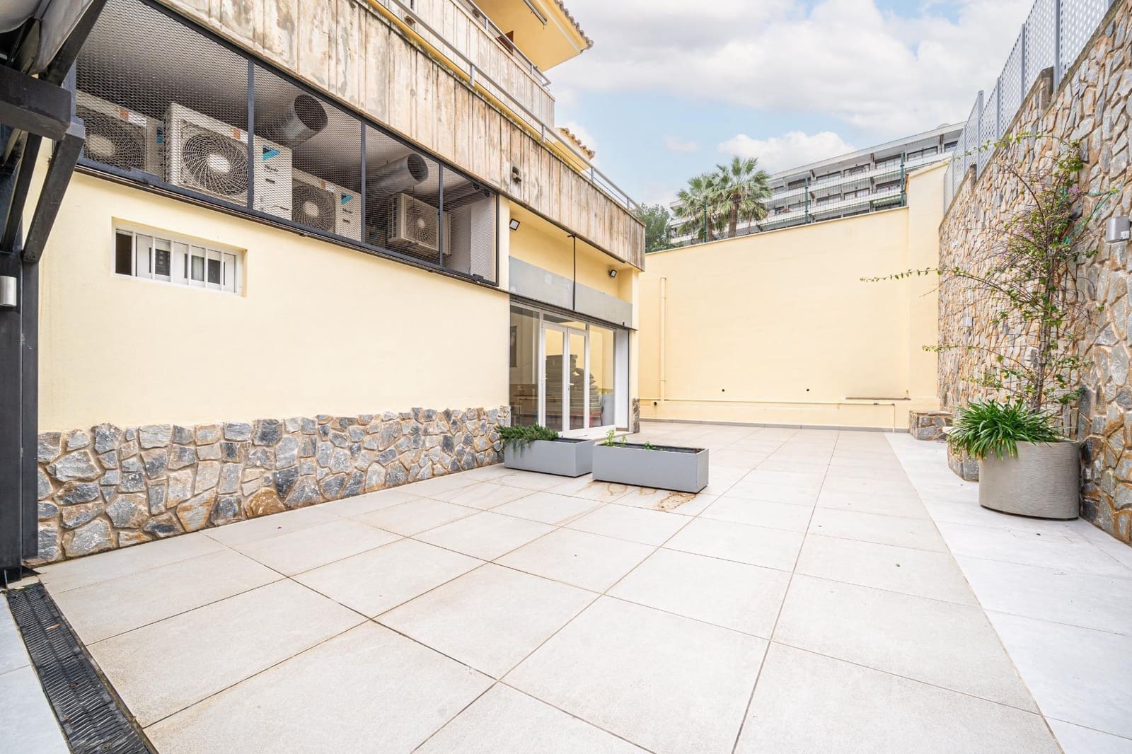 Kommersiell til leie i Santa Ponsa - € 4 000 (Ref: 9812281)