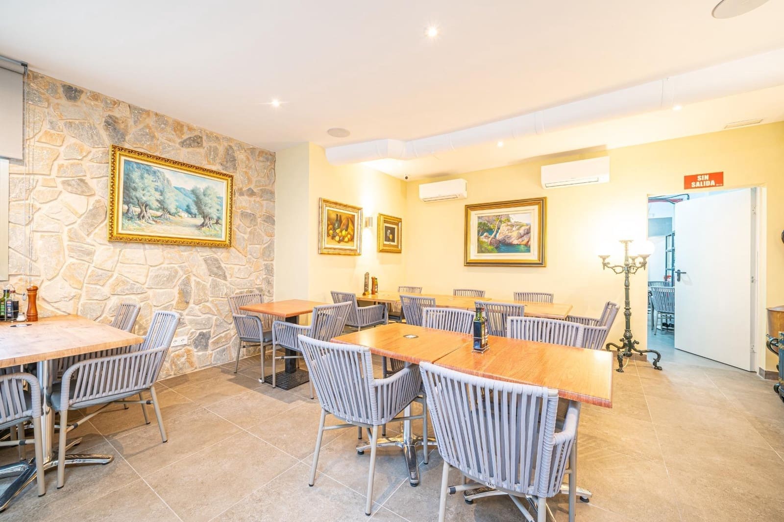 Kommersiell til leie i Santa Ponsa - € 4 000 (Ref: 9812281)