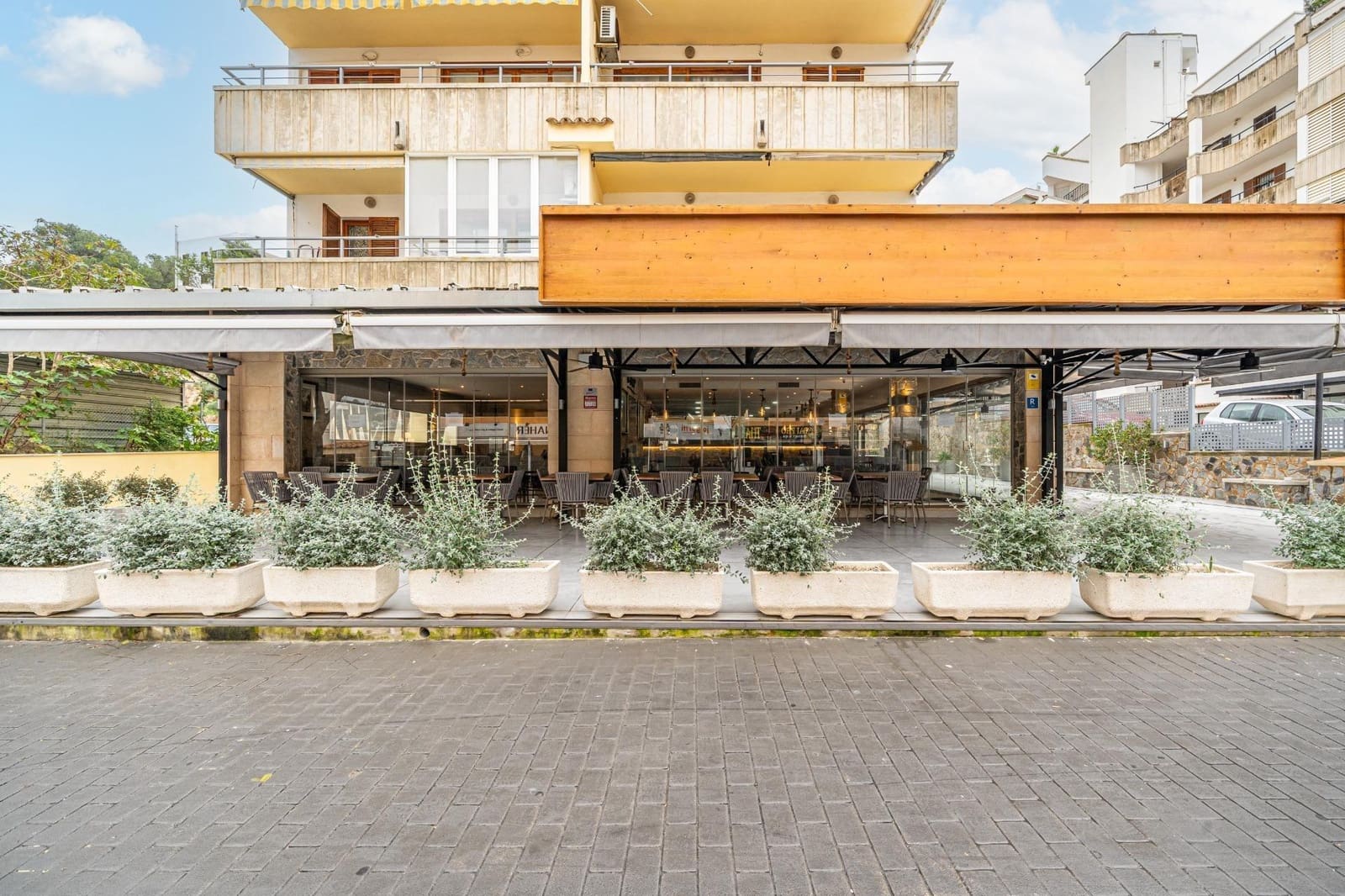 Kommersiell til leie i Santa Ponsa - € 4 000 (Ref: 9812281)