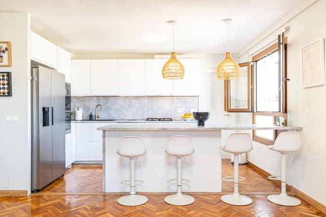 3 slaapkamer Flat te koop in Palma de Mallorca - € 650.000 (Ref: 9812282)