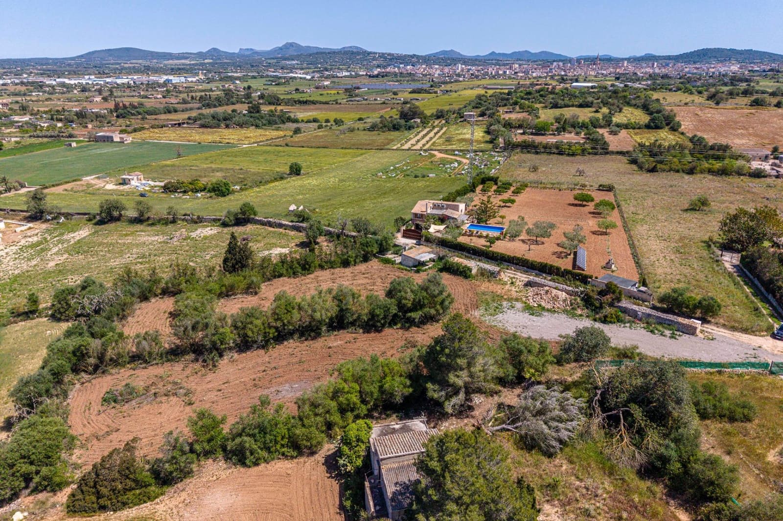 Finca/Country House for sale in Manacor - € 180,000 (Ref: 9820347)
