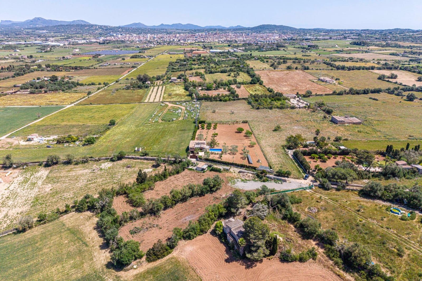 Finca/Country House for sale in Manacor - € 180,000 (Ref: 9820347)
