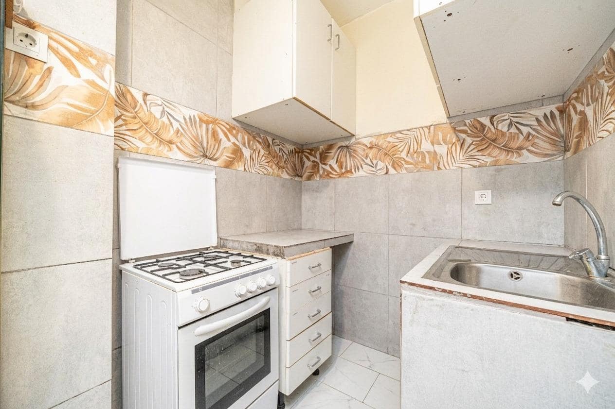 2 bedroom Apartment for sale in Palma de Mallorca - € 149,900 (Ref: 9829348)